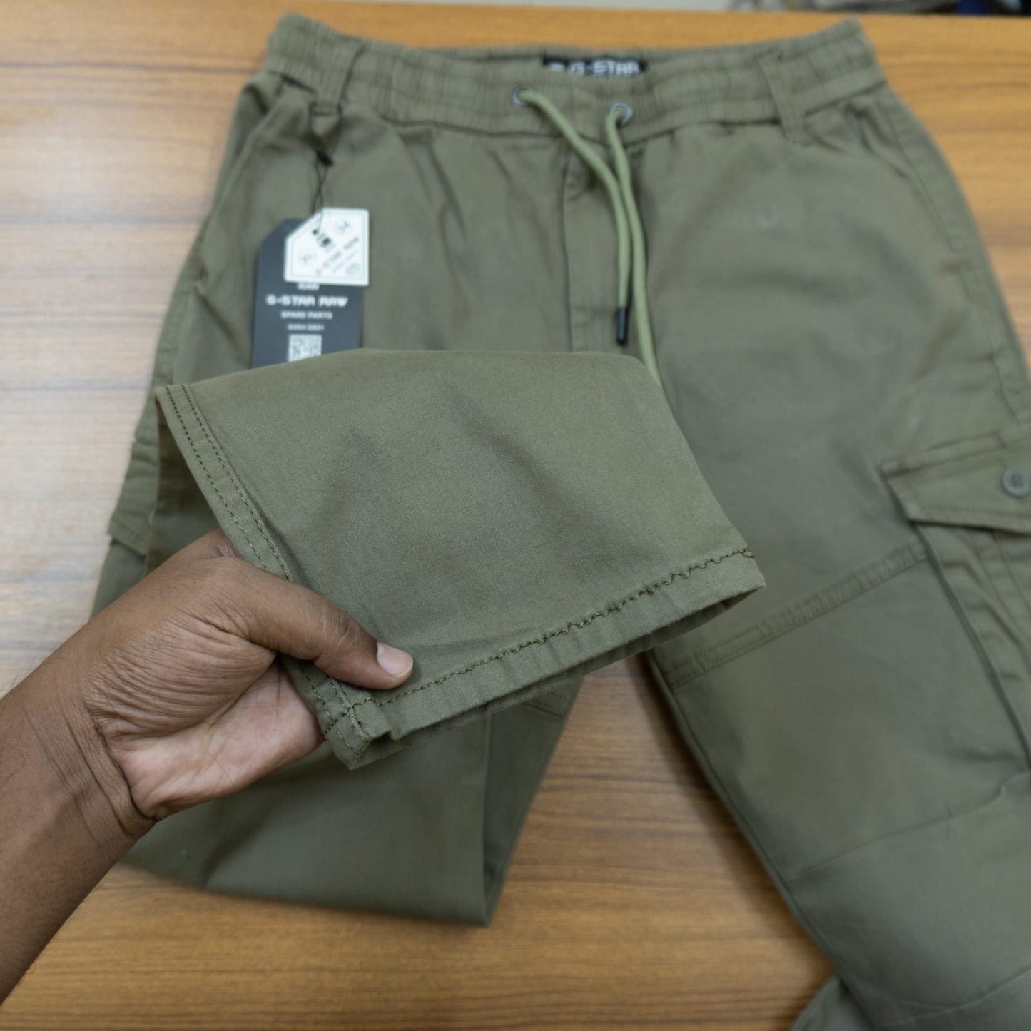 "অলিভ কালার" G-Star brand কার্গো-মোবাইল প্যান্ট